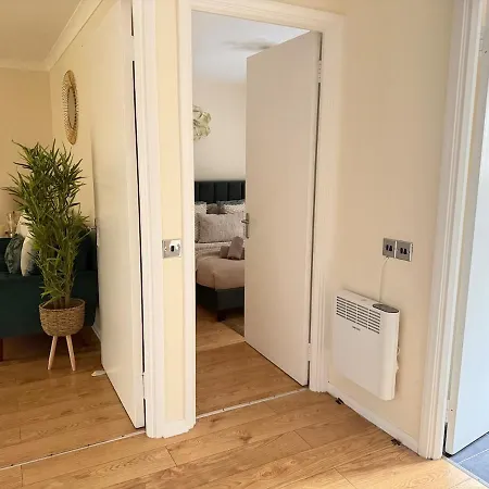 Apartment Spacious 1 Bedroom Flat In Centre *
