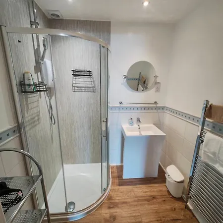 St Patrick Square 2br アパート *
