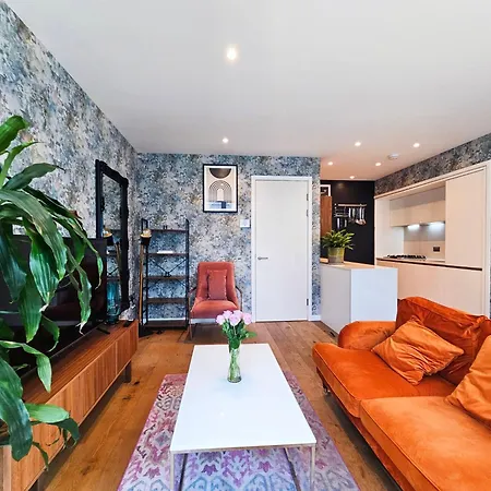 Stylish 2-bedroom Old Town With Lift *