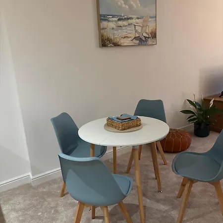 Break By The Sea Apartment Edinburgh