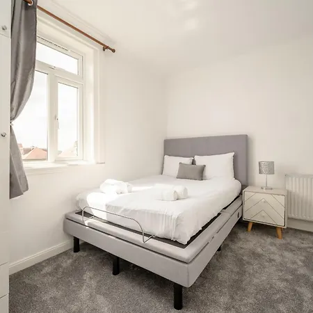 Parkhead 2 Bedroom - *