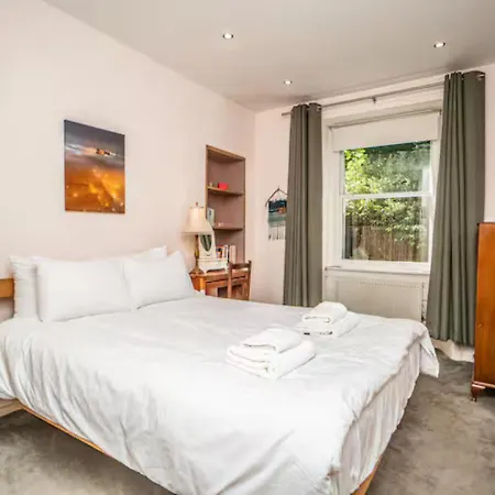 Stylish Leith Flat Great Transport Links To - Pass The Keys Lägenhet