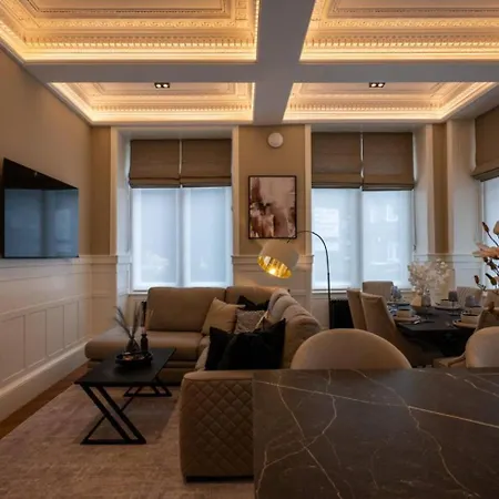 Grand Leith Luxe Jacuzzi & Cinema Apartamento