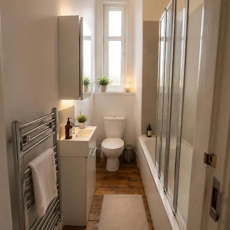 Comfortable 2br Flat In Leith Sleeps 5 *
