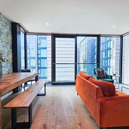 Stylish 2-bedroom Old Town With Lift