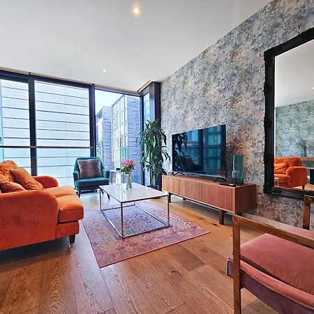 Stylish 2-bedroom Old Town With Lift