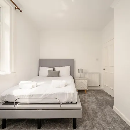 Apartment Parkhead 2 Bedroom - *