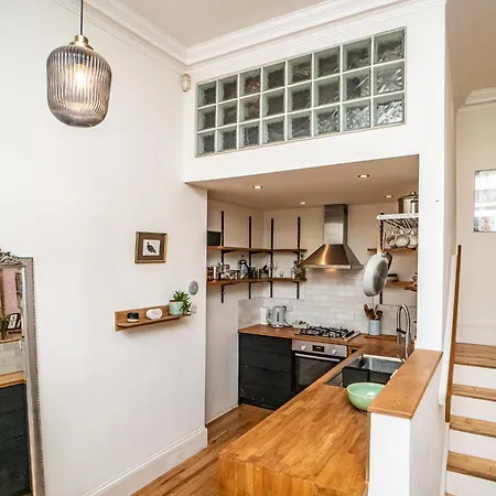 Lägenhet Stylish Leith Flat Great Transport Links To - Pass The Keys