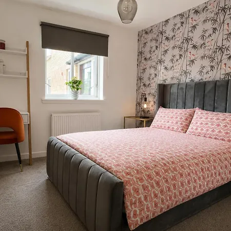 2 Bedroom Meadowbank With Free Parking *