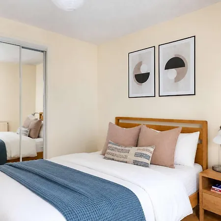 2br Flat Near Haymarket & West End - Close To Centre Lägenhet *