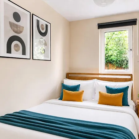 Lägenhet 2br Flat Near Haymarket & West End - Close To Centre *