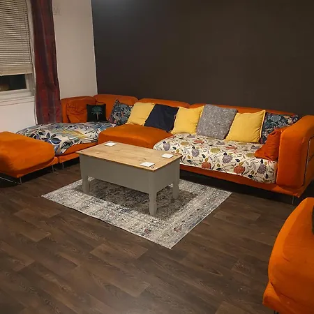 Cosy Centre 2 Bedroom Apartment Edinburgh