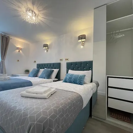 2 Familyroom Sleep6 4beds *