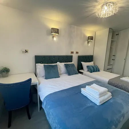 2 Familyroom Sleep6 4beds Lägenhet