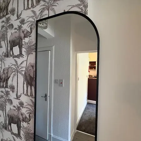 Stylish Retreat Walk To Centre & Wi-fi Edinburgh