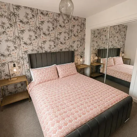 2 Bedroom Meadowbank With Free Parking Apartment *