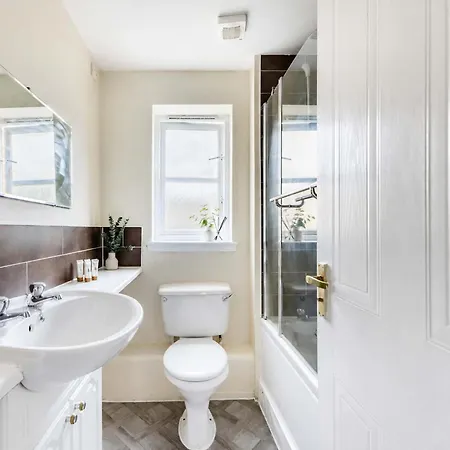 Bnbnova - 2br - Minutes To Royal Mile & Old Town Edinburgh