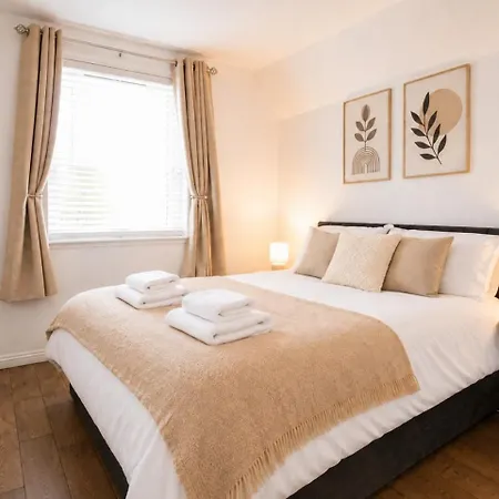 Parking- Sleeps 8- 3 Bedroom House- Centre * Edinburgh