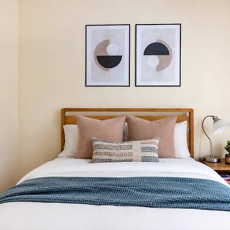 2br Flat Near Haymarket & West End - Close To Centre *