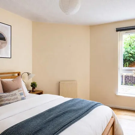 2br Flat Near Haymarket & West End - Close To Centre Lägenhet