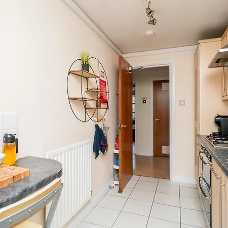 Stylish Minutes From The Royal Mile - Pass The Keys * Edinburg