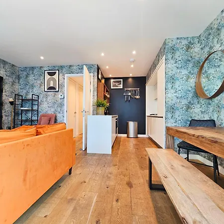 Stylish 2-bedroom Old Town With Lift Edinburgh