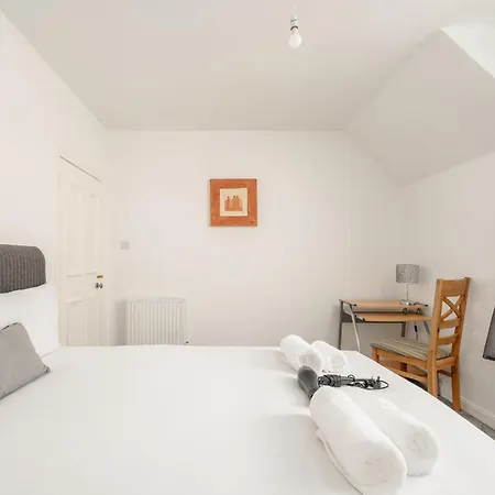 Parkhead 2 Bedroom - *