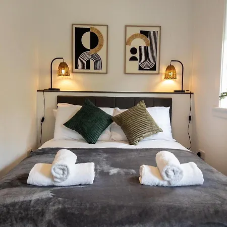 Perfect Base 2 Bedrooms With Free Parking * Edinburgh