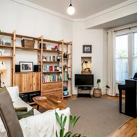 Stylish Leith Flat Great Transport Links To - Pass The Keys Lägenhet Edinburg