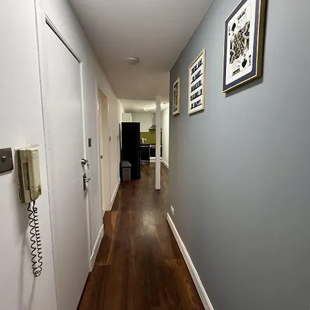 Stylish Floor Flat In The Heart Of *