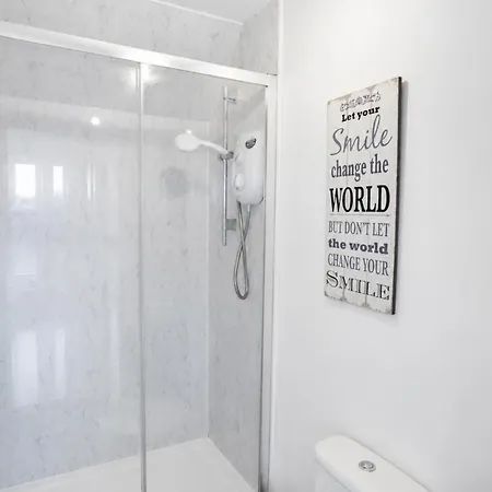 Parking- Sleeps 8- 3 Bedroom House- Centre * Edinburgh