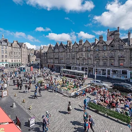 Centre Close To Grass Market And Castle