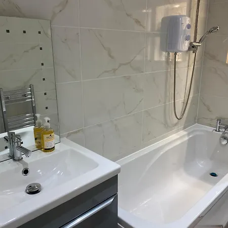Cosy Centre 2 Bedroom Apartment Edinburgh