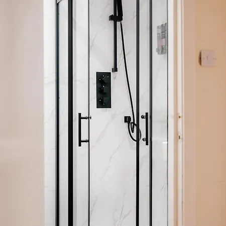 Base Of Royal Mile - Sleep 8 - 4bed 3 Bth Apartment Edinburgh