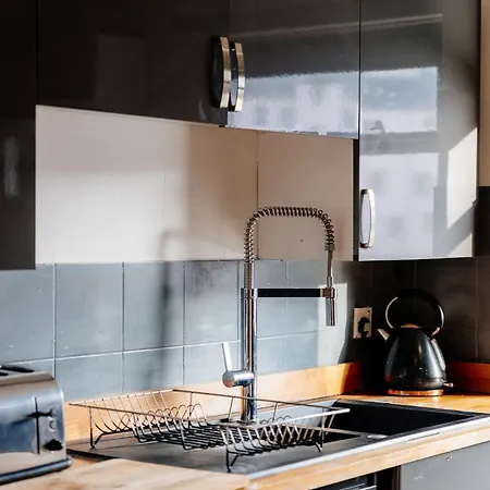 Apartment Base Of Royal Mile - Sleep 8 - 4bed 3 Bth *