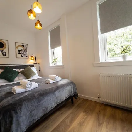 Perfect Base 2 Bedrooms With Free Parking Apartment Edinburgh