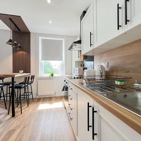 Perfect Base 2 Bedrooms With Free Parking Edinburgh