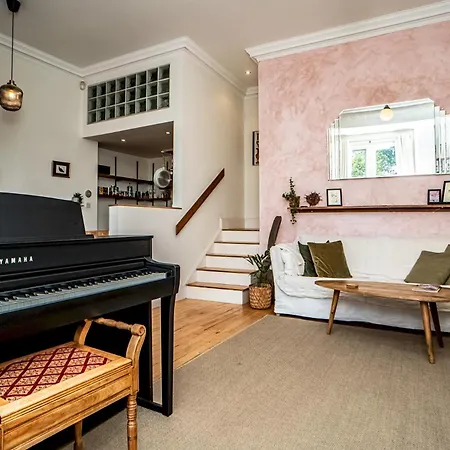 Stylish Leith Flat Great Transport Links To - Pass The Keys