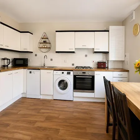 2 Bedroom Meadowbank With Free Parking *