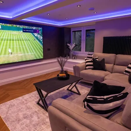 Apartamento Grand Leith Luxe Jacuzzi & Cinema