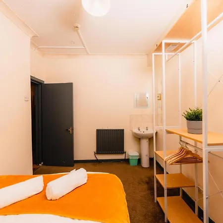 Cosy 4 Bedroom By Old Town Apartment *