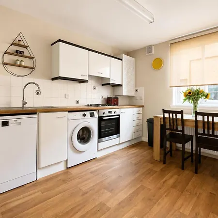 Apartment 2 Bedroom Meadowbank With Free Parking
