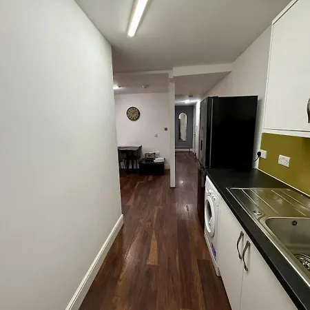 Apartment Stylish Floor Flat In The Heart Of Edinburgh