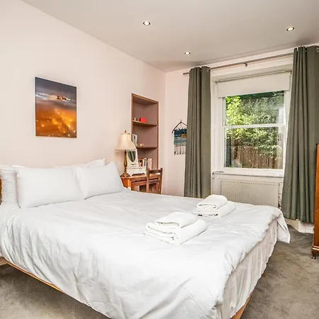 Lägenhet Stylish Leith Flat Great Transport Links To - Pass The Keys Edinburg