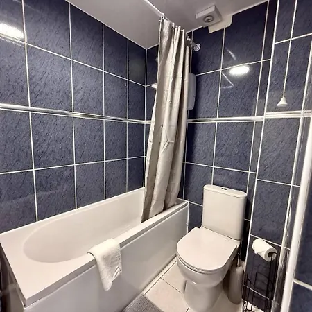 Stylish Floor Flat In The Heart Of *