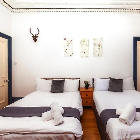 Cosy 3 Bedroom By Meadows