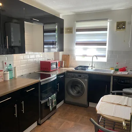 Cosy Centre 2 Bedroom Edinburgh
