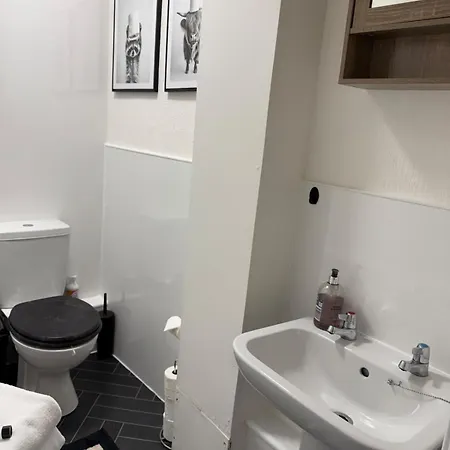 Apartment Stylish Retreat Walk To Centre & Wi-fi Edinburgh