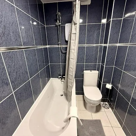 Stylish Floor Flat In The Heart Of Apartment Edinburgh