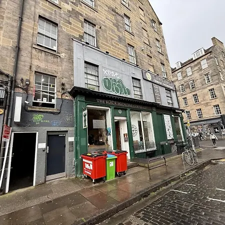 Stylish Floor Flat In The Heart Of *